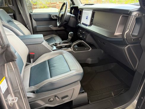 Used 2023 Ford Bronco 4-Door Outer Banks AWD/4WD image 3