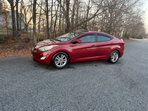 Used 2013 Hyundai Elantra Limited image 3
