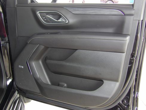 Used 2024 GMC Yukon XL 2WD SLT image 26