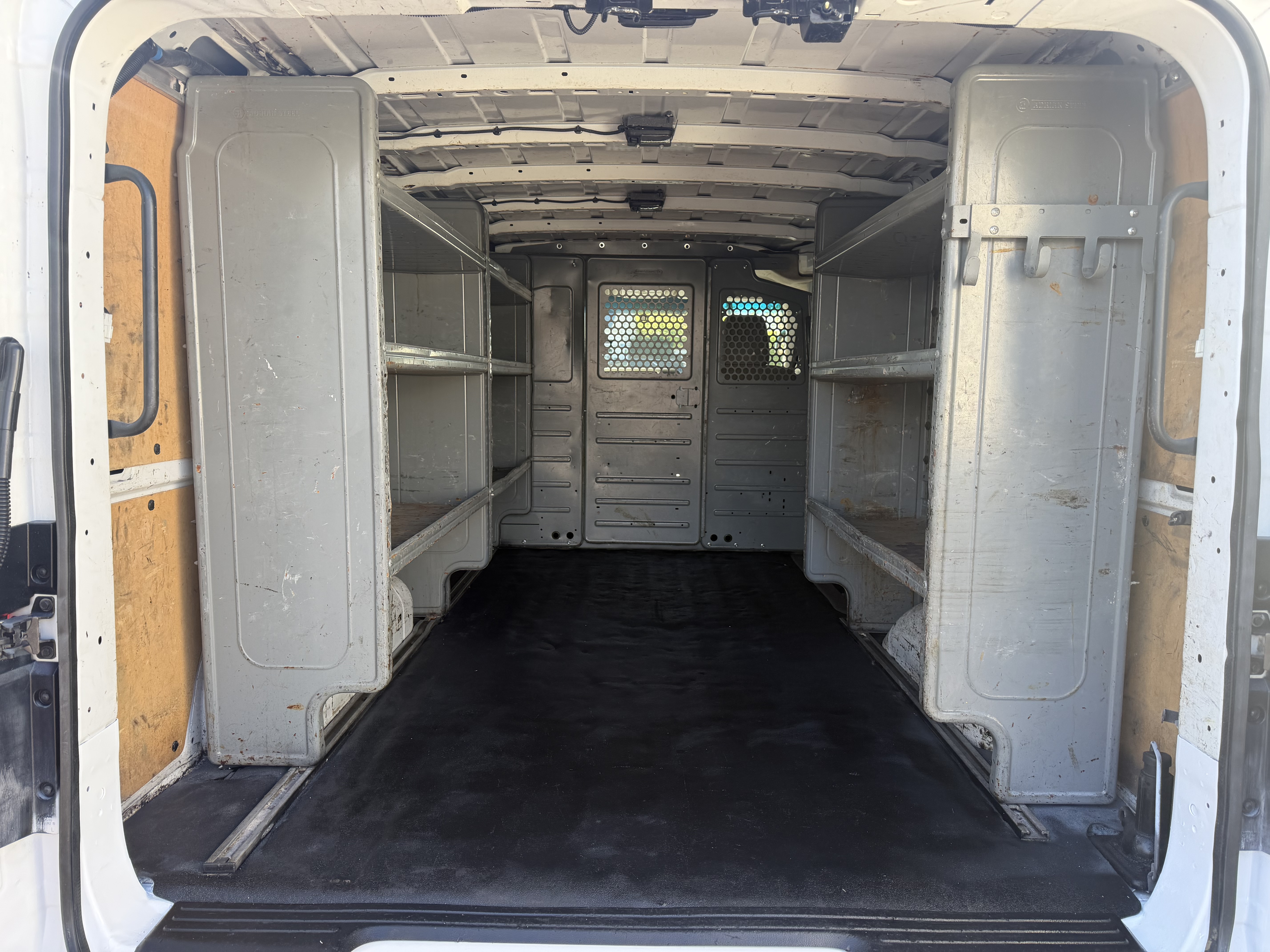 Used 2018 Nissan NV 3500 SV RWD image 7