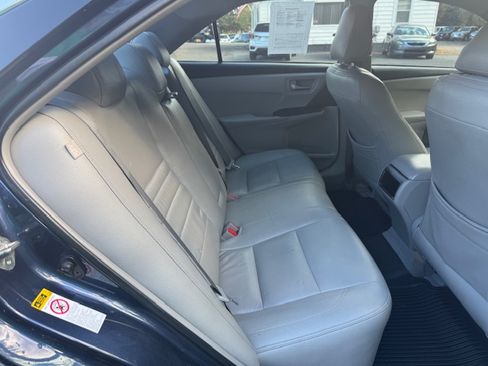Used 2016 Toyota Camry LE image 12