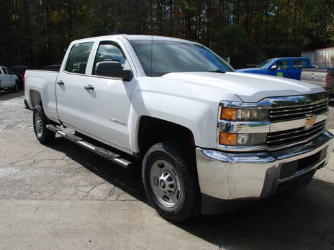 Used 2017 Chevrolet Silverado 2500 image 5