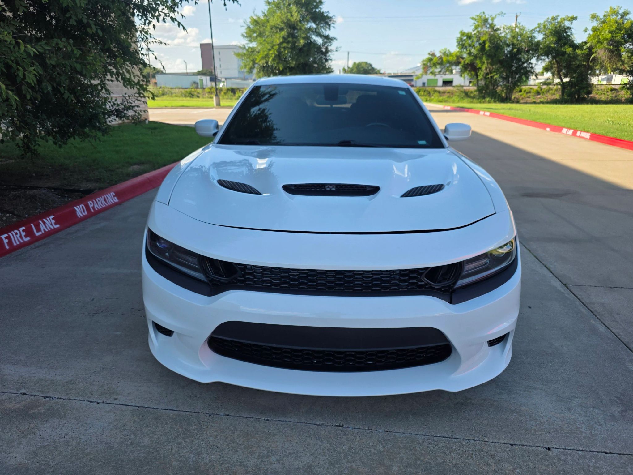 Used 2019 Dodge Charger SXT RWD image 2