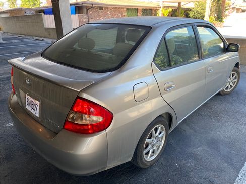 Used 2002 Toyota Prius image 1
