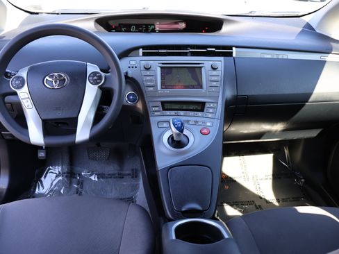 Used 2013 Toyota Prius image 20