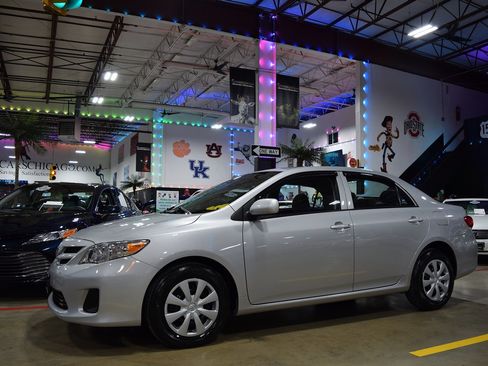 Used 2012 Toyota Corolla LE image 11