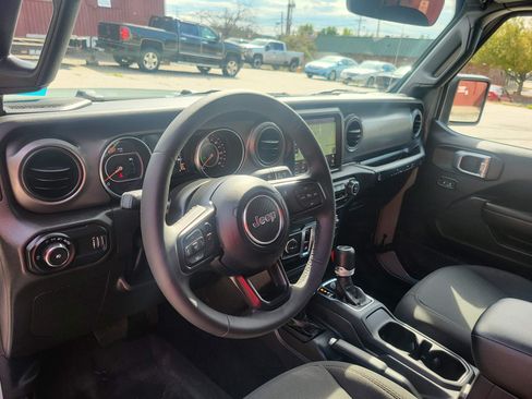 Used 2023 Jeep Wrangler Willys image 11