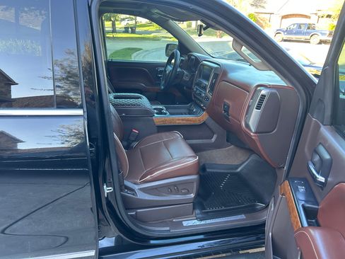 Used 2016 Chevrolet Silverado 1500 High Country image 18