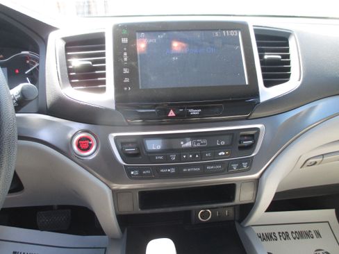 Used 2016 Honda Pilot EX Sport Utility 4D image 5