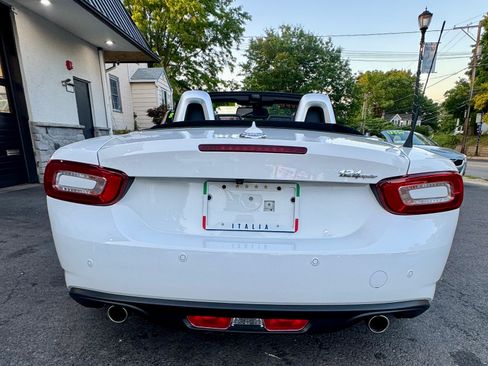 Used 2020 FIAT 124 Spider Lusso Convertible 2D RWD image 7