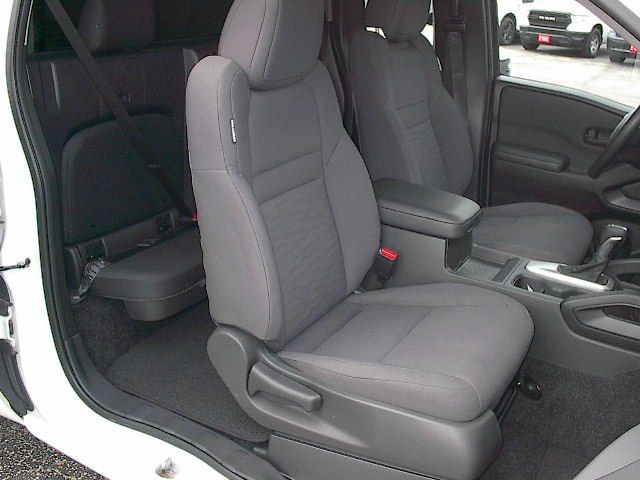 Used 2024 Nissan Frontier S RWD image 13