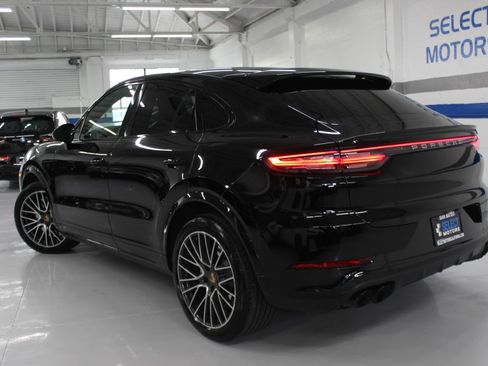 Used 2020 Porsche Cayenne Turbo Coupe AWD/4WD image 13