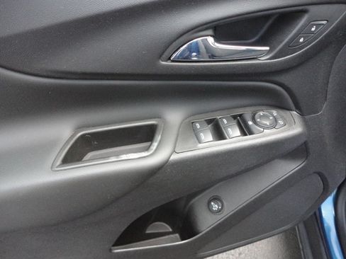 Used 2021 Chevrolet Equinox LT image 16