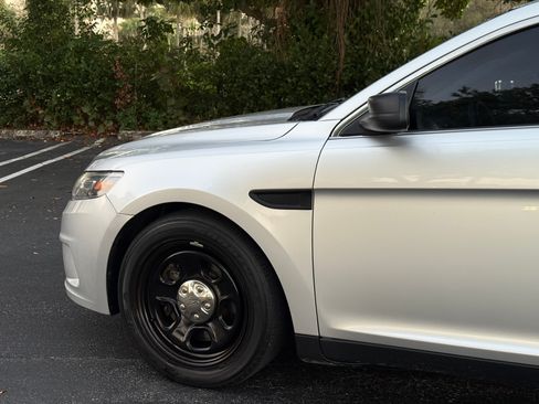 Used 2016 Ford Taurus image 30