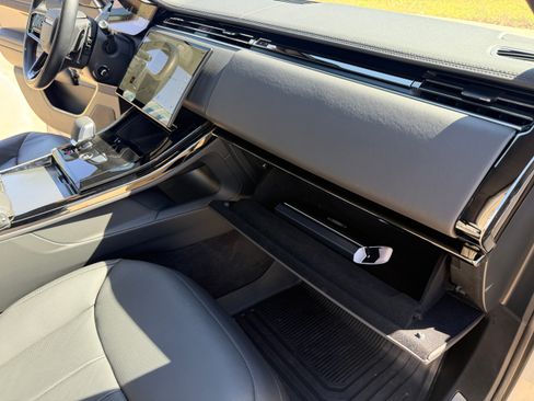 Used 2024 Land Rover Range Rover Sport Dynamic SE image 42