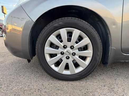 Used 2015 Nissan Leaf S image 13