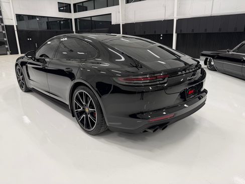 Used 2019 Porsche Panamera GTS image 6