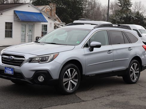 Used 2019 Subaru Outback 3.6R Limited image 3