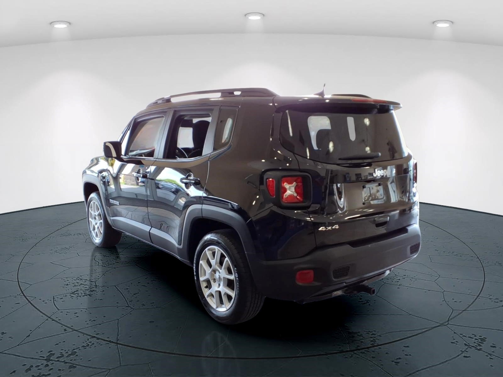 Used 2020 Jeep Renegade Latitude AWD/4WD image 4