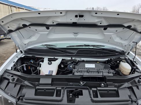 Used 2023 Chevrolet Express 2500 image 9