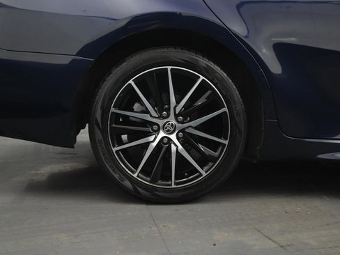 Used 2022 Toyota Camry SE image 17