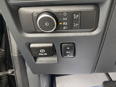 Used 2022 Ford Expedition Limited image 14