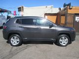 Used 2022 Jeep Compass Latitude image 2
