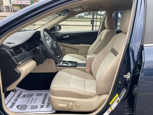 Used 2014 Toyota Camry LE image 10