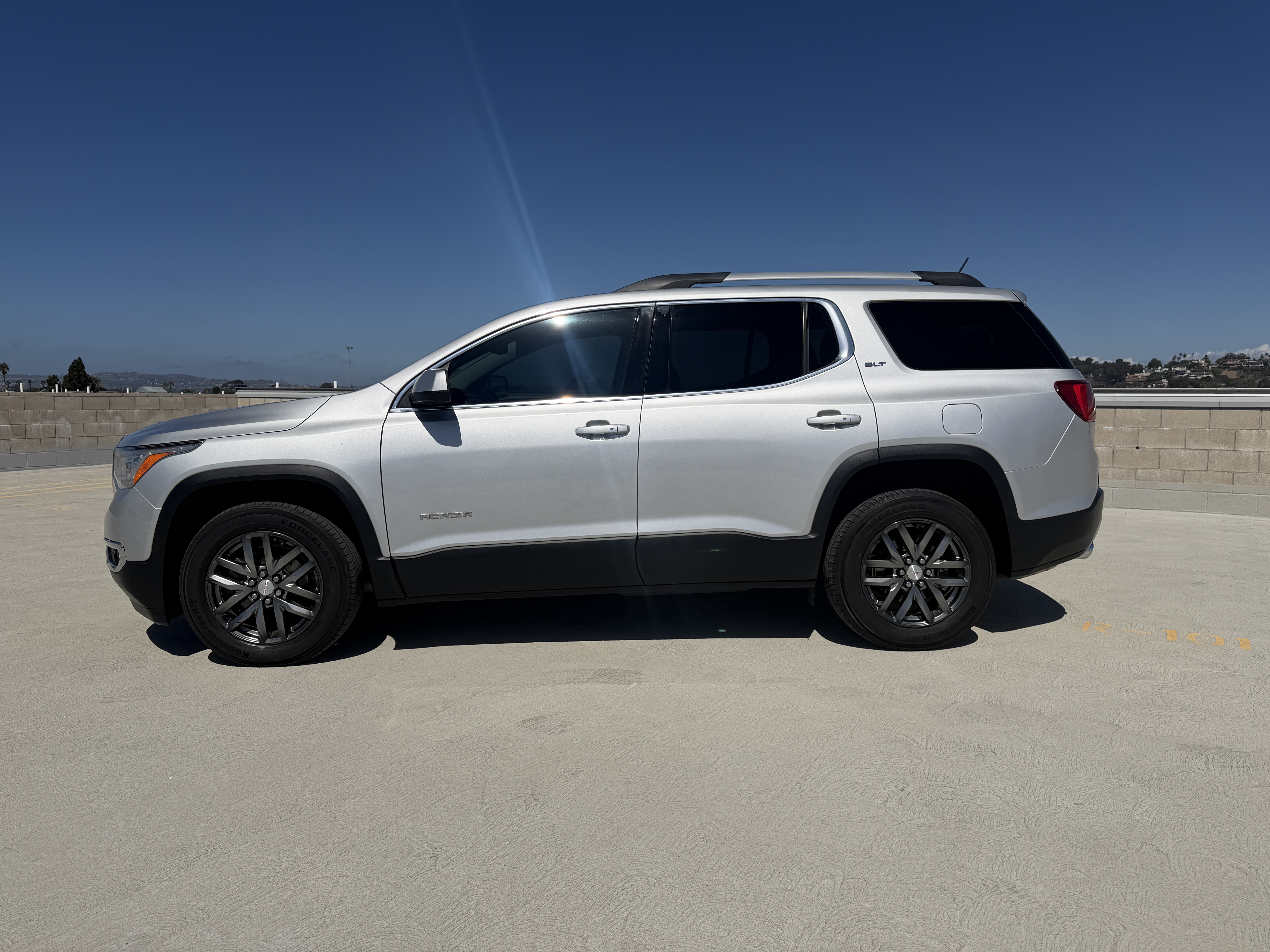 Used 2017 GMC Acadia FWD SLT w/ SLT-1 image 4