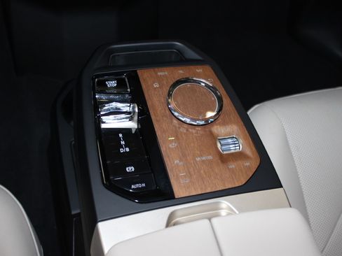 Used 2024 BMW iX M60 AWD/4WD image 34