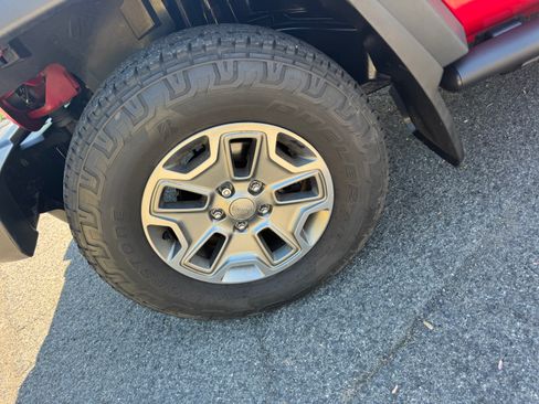 Used 2014 Jeep Wrangler 4WD Rubicon image 30
