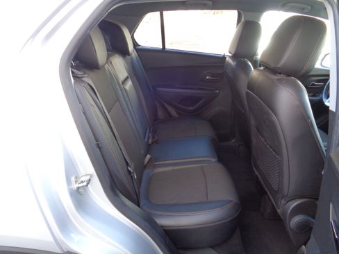 Used 2019 Chevrolet Trax LT image 8