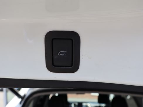 Used 2019 Toyota Highlander AWD XLE V6 image 35