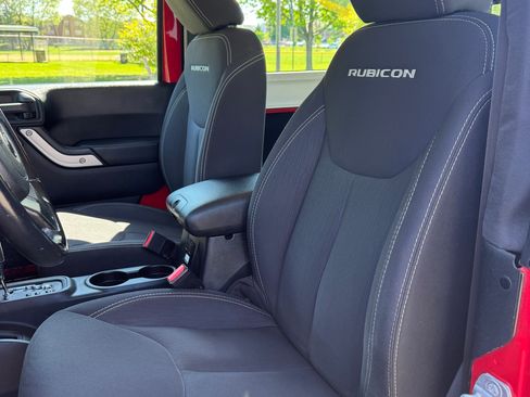 Used 2014 Jeep Wrangler 4WD Rubicon image 12