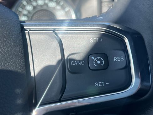 Used 2024 RAM 1500 Laramie Limited image 33