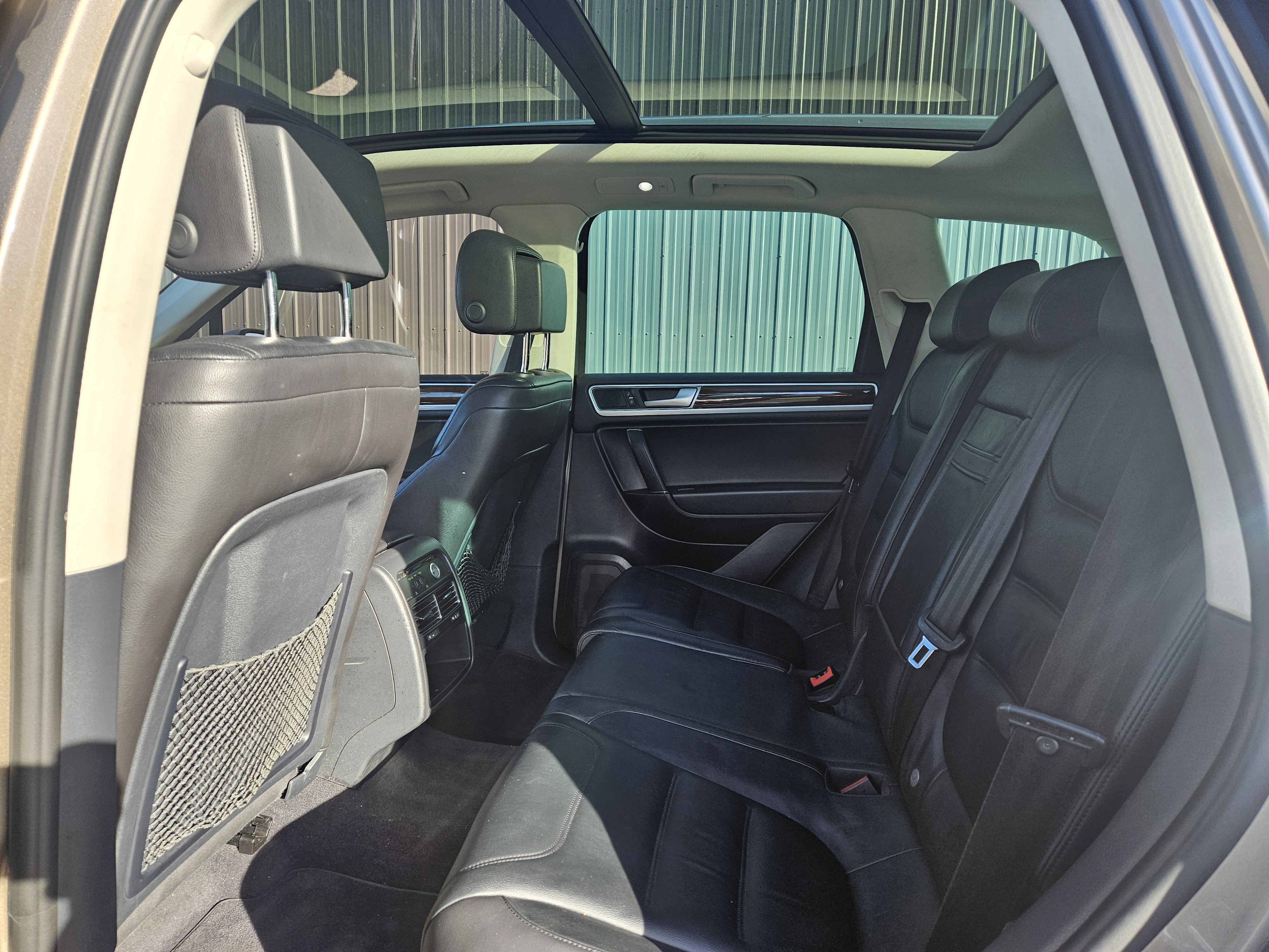 Used 2015 Volkswagen Touareg VR6 AWD/4WD image 10
