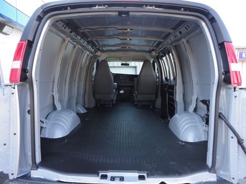 New 2026 Chevrolet Express 2500 image 16