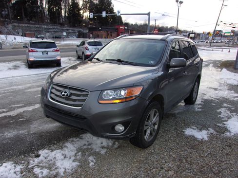 Used 2010 Hyundai Santa Fe Limited image 1