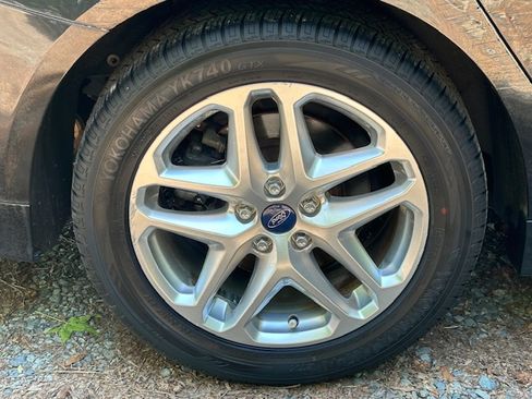 Used 2013 Ford Fusion SE FWD image 32