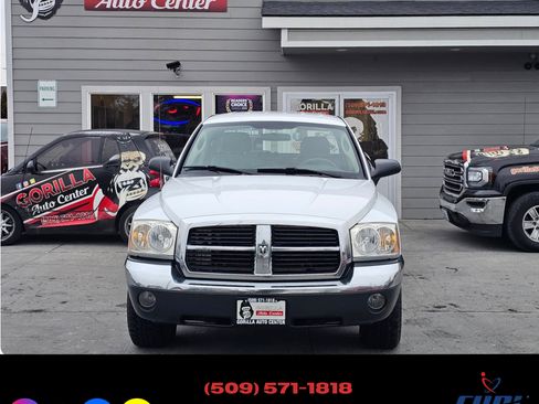 Used 2005 Dodge Dakota SLT image 2