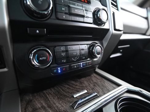 Used 2018 Ford F350 Lariat image 35