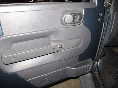 Used 2007 Jeep Wrangler Sahara image 16