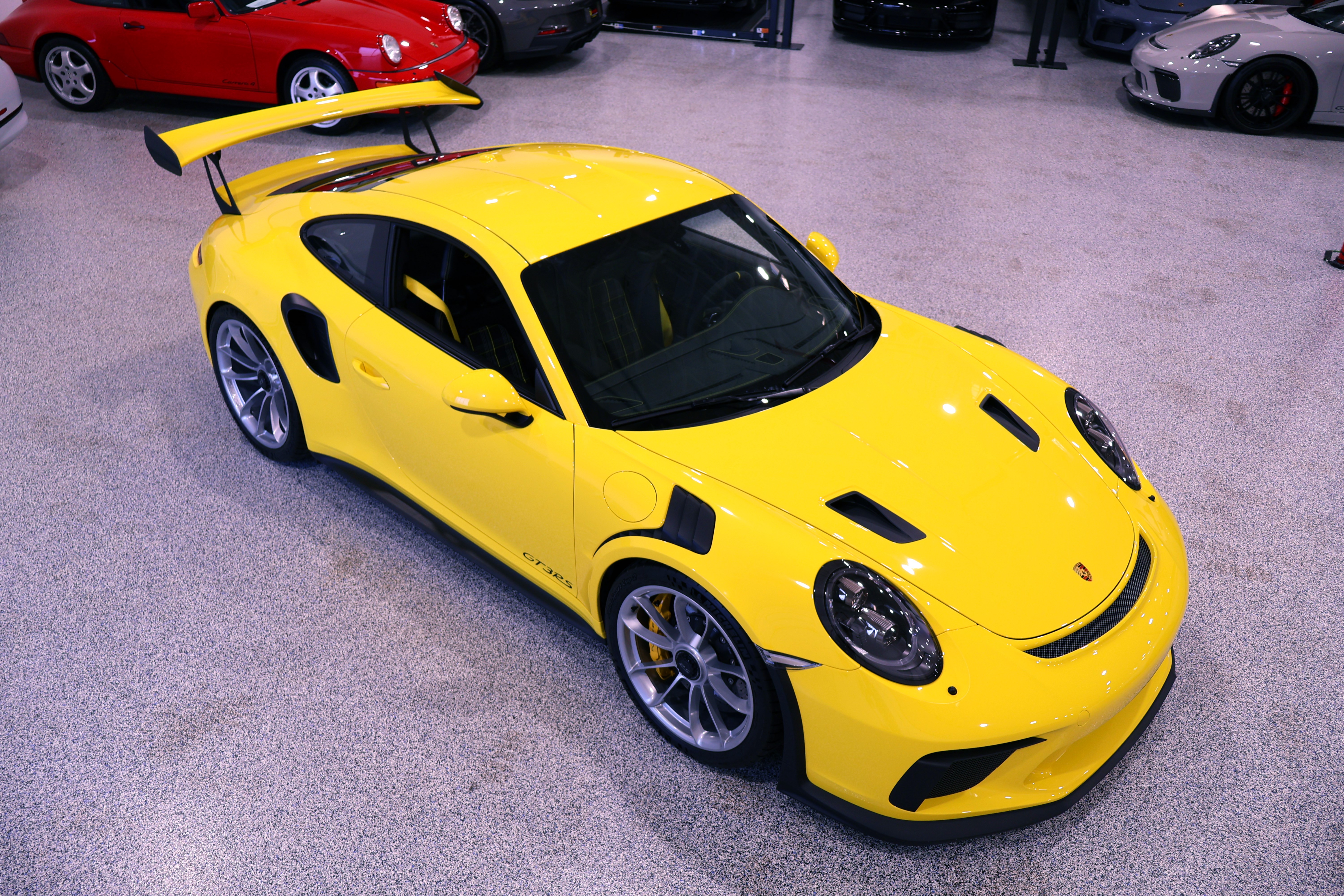 Used 2019 Porsche 911 GT3 RS RWD image 9