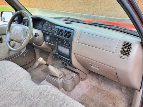 Used 1999 Toyota Tacoma 2WD Regular Cab image 26