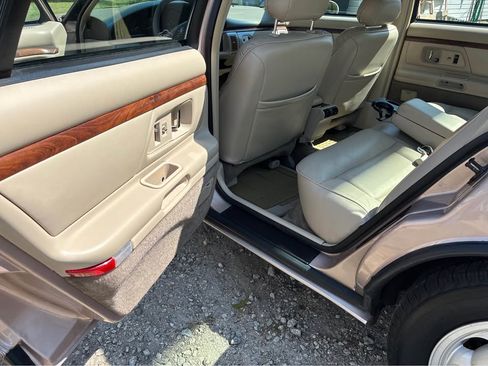 Used 1999 Oldsmobile 88 50th Anniversary image 13