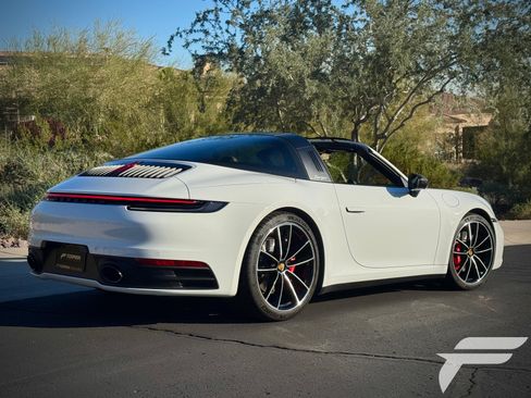 Used 2021 Porsche 911 Targa 4S image 11