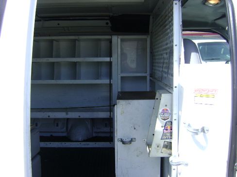 Used 2006 Ford E-350 and Econoline 350 image 8