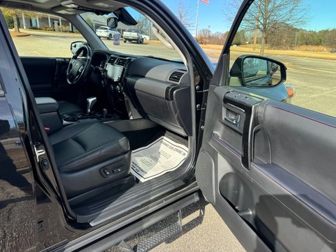 Used 2023 Toyota 4Runner TRD Off-Road Premium image 15