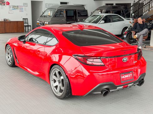 Used 2022 Toyota GR86 Premium image 6