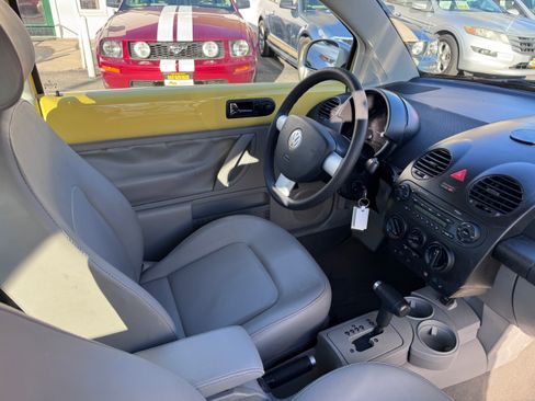 Used 2005 Volkswagen Beetle GLS image 15